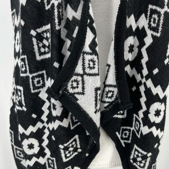 Charming Charlie black and white Aztec open knit vest - Picture 5 of 10